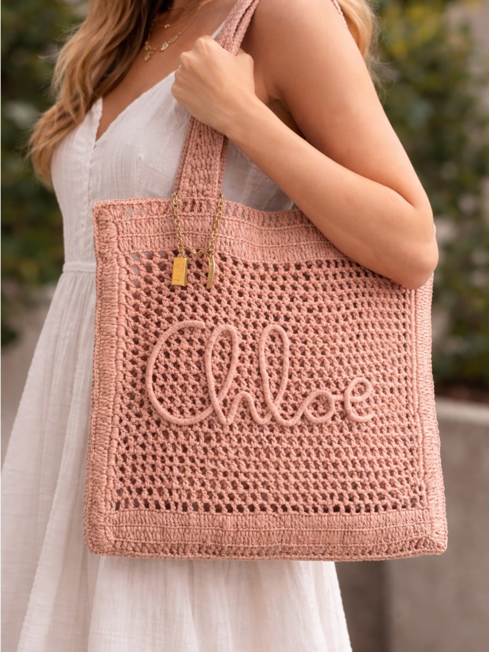 Chloé SUMMER BANANA TOTE BAG IN RAFFIA